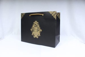 ブラック×ゴールドの高級感溢れるオリジナル紙袋